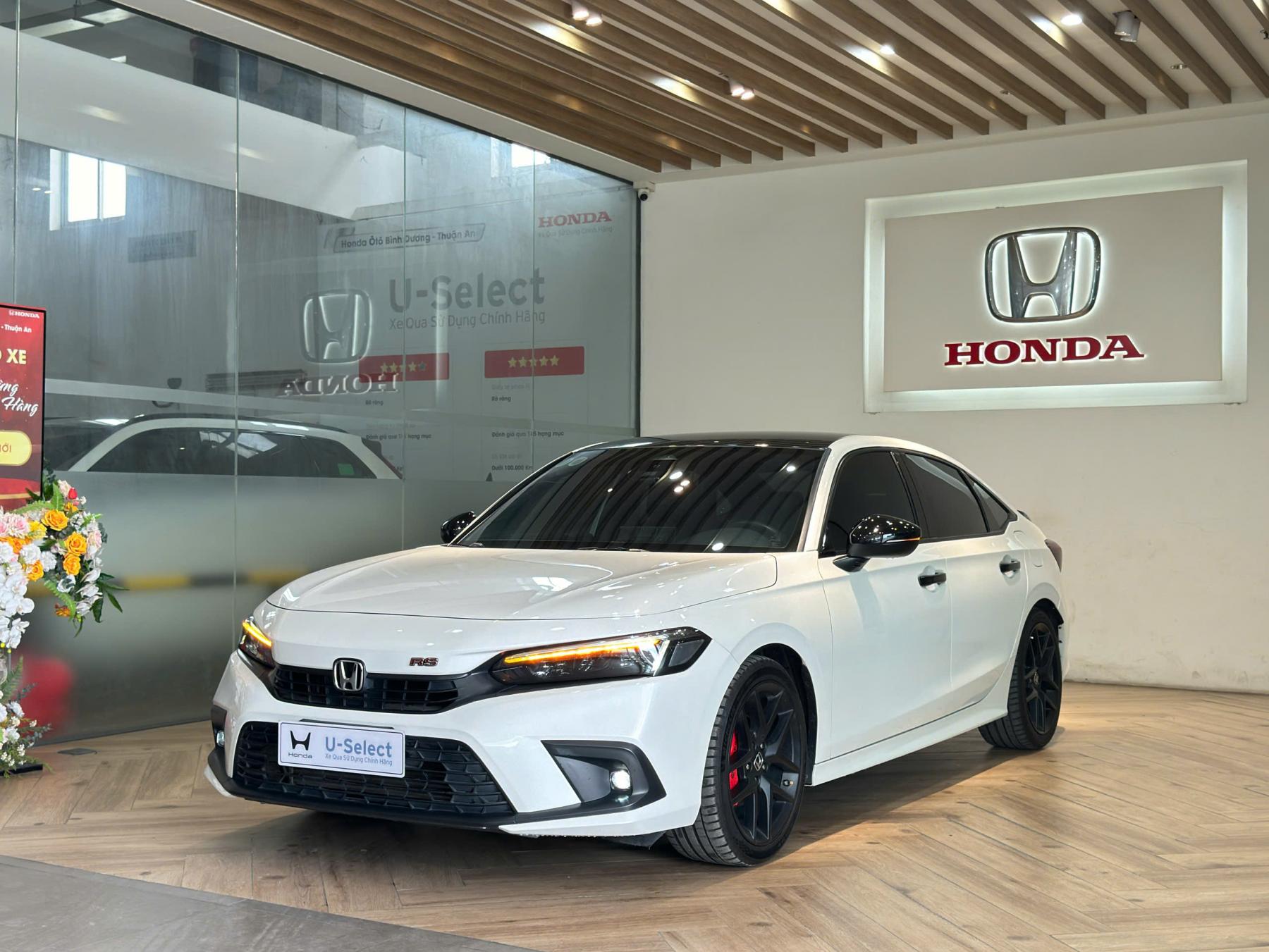 Honda Civic RS Trắng